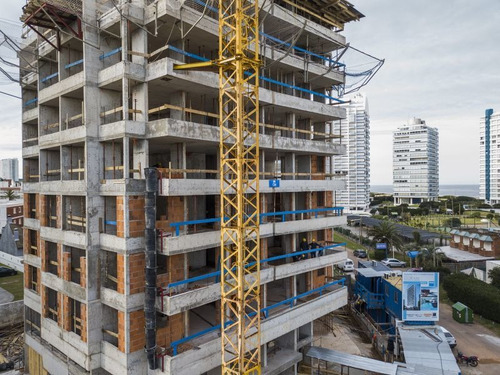 Venta De Apartamento 1 Dormitorio En Playa Brava