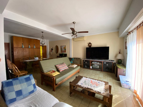 Venta En Block, 600 M² Cubiertos Lote