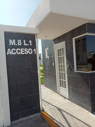 Casa Con Balcón, Acceso A Alberca Y Más. Casa De Dos Recámaras.
