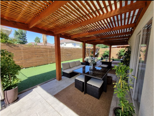 Propiedad Completamente Remodelada, Gran Oportunidad, Estanc