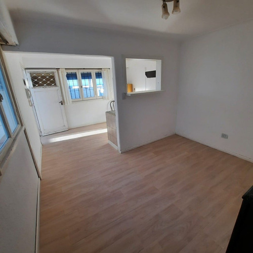 Imagen 1 de 8 de 2 Ambientes Con Patio Zona Varese