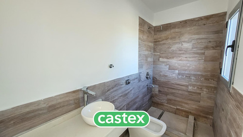 Casa A La Venta Con Pileta Y Sauna En Riberas, Puertos, Escobar