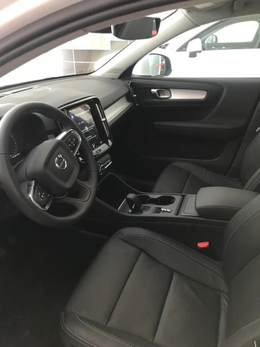 Volvo XC40 2.0t T4 Momentum Fwd