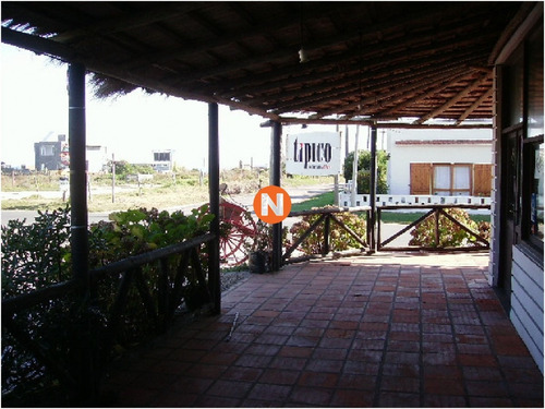 Local En Jose Ignacio, Josã© Ignacio- Ref: 213106