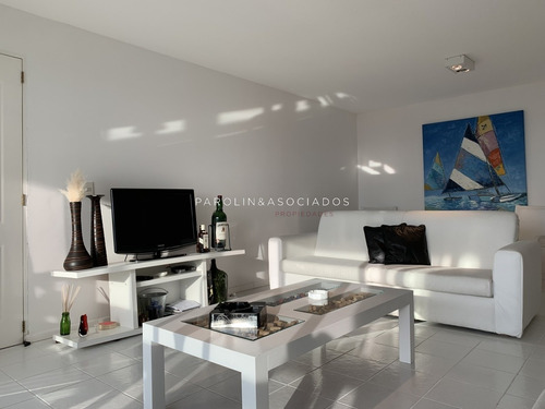 Oportunidad En Mansa En Complejo Con Todos Los Servicios !!-ref:3453
