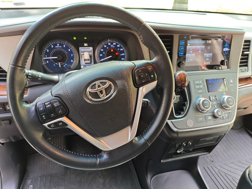 Toyota Sienna 3.5 Limited At