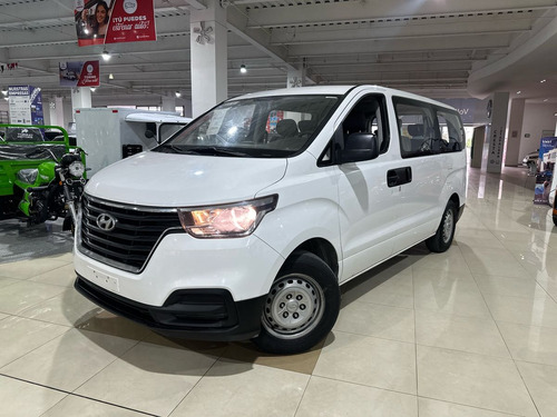 Hyundai Starex 2.4 Van 12 Pas