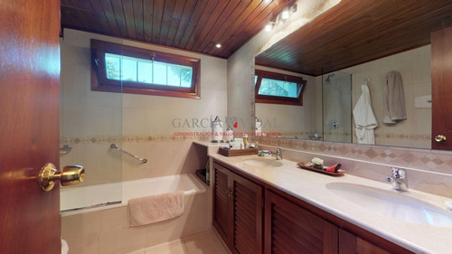 Barrio Golf Venta De Casa 4 Dormitorios- Ref: 2580