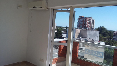Imagen 7 de 10 de Departamento En Venta, Hipólito Yrigoyen 530 3°a, Belén De Escobar