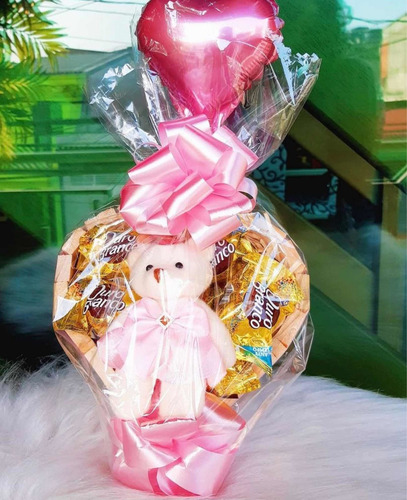 Imagem 5 de 5 de Cesta De Chocolate Coração Mini Ursinho Presente Namorada