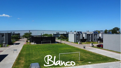 Casa En Venta En Pilar, G.b.a. Zona Norte