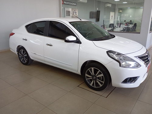 Nissan Versa 1.6 16V FLEXSTART UNIQUE 4P XTRONIC