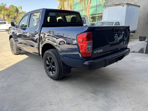 Nissan NP300 2.4 Doble Cabina Se Aa Pack Seg Mt
