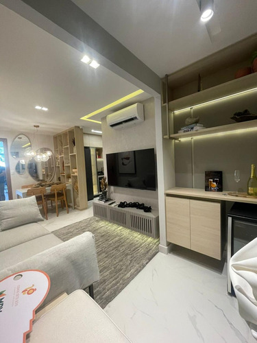 Casa Ampla E Com Bastante Espaço