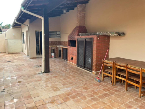 Casa Indaiá - Caraguatatuba/sp (bem Localizada)