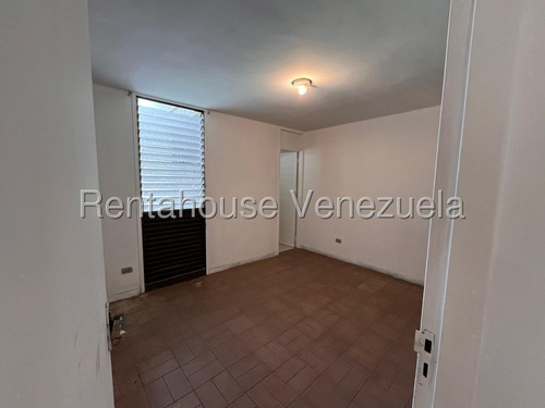 En Venta Apartamento En Chacaito. Cod Flex: 25-10072