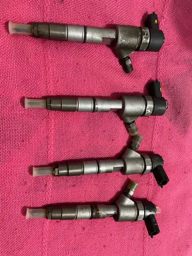 Inyectores Motor 4jb1 (Usado)