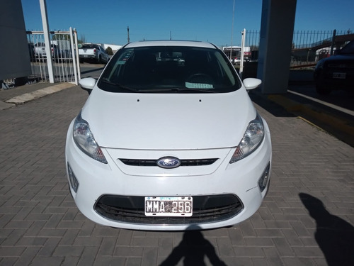 Ford Fiesta Kinetic Design 1.6 Design Titanium 2013