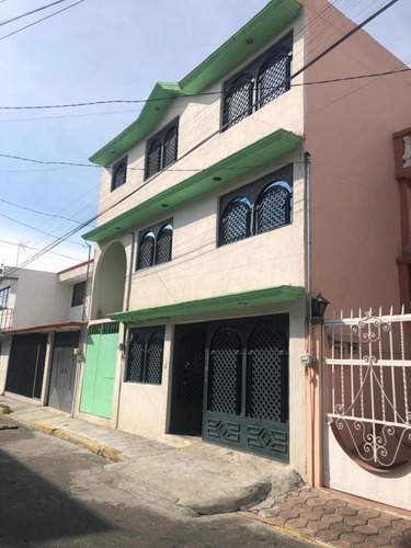 Casa En Venta Tres Niveles Con Departamento En Tercer Nivel