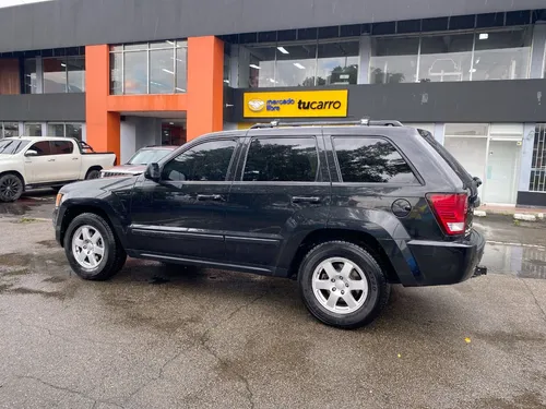 Jeep Grand Cherokee 3.7 LAREDO AT 4X4