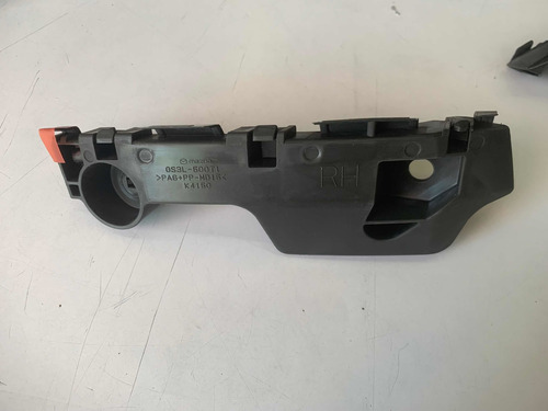 Par Guia Facia Delantera Mazda 6 09-13 Originales