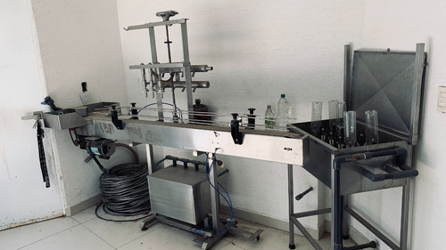 Llenadora De 4 Botellas Semi Automatica (Usado)