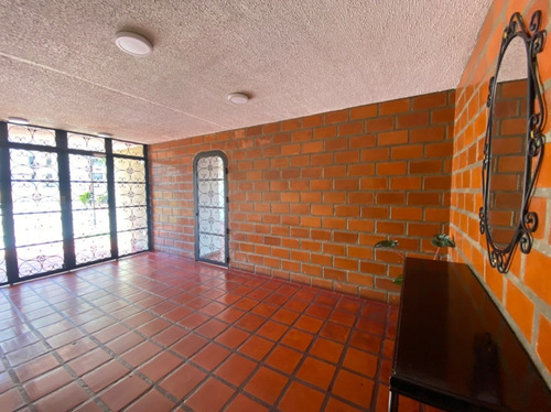 Imagen 9 de 16 de Alexora Cobos. 04144282361. Cod. 167334. Vende Confortable Y Amplio Apartamento En Urb. La Granja Naguanagua