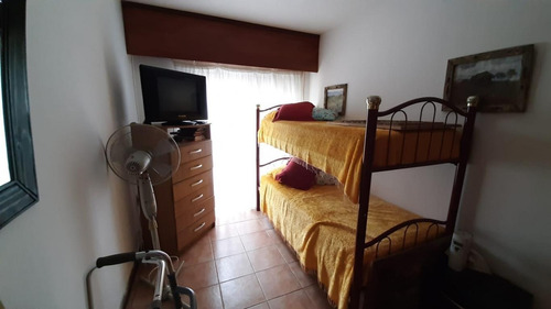Imagen 9 de 24 de Apartamento De Dos Dormitorios Frente A Rambla Y Playa De Piriápolis