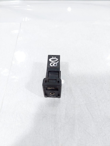 Entrada Adaptador Usb Toyota Hilux 861900k010 (Usado)