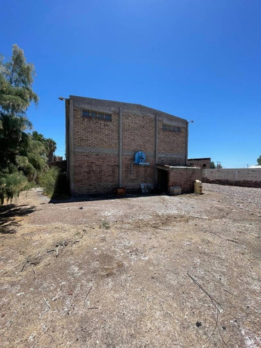 Imagen 4 de 10 de Century 21 Barroso Vende Galpon