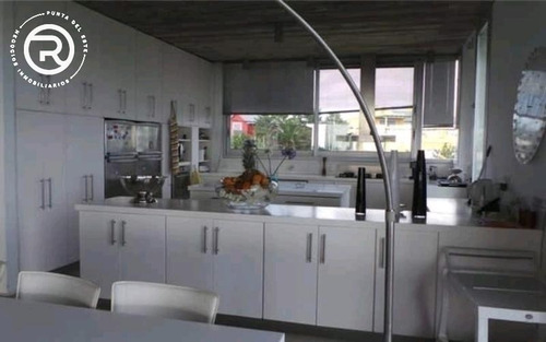 Lujosa Y Moderna Casa Con Una Increíble Vista Al Mar En El Chorro - Ref 5297