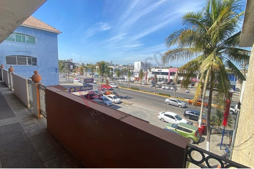 Local En Venta De 60.75 M² En Fovissste Playa Azul: Ideal Para Oficina Con Estacionamiento