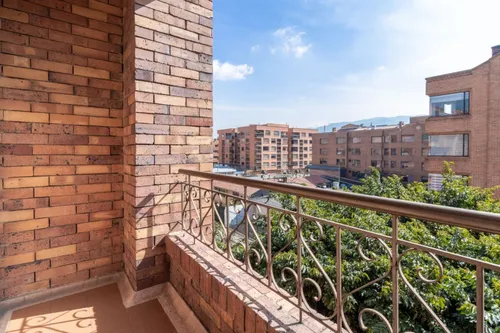 Apartamento En Venta En Chicó Navarra. Cod V6821