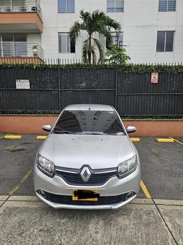Renault Logan 1.6 Privilege / Intens