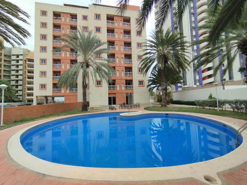 Apartamento En Costa Azul , Tiene Balcón Con Vista Al Mar 