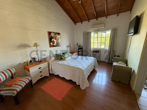 Venta Casa 4 Dormitorios El Palomar 290 M2 Lote 600m2 Piscina Quincho