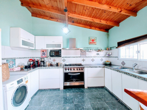 Casa 4 Ambientes En Venta En Bosques Con Pileta