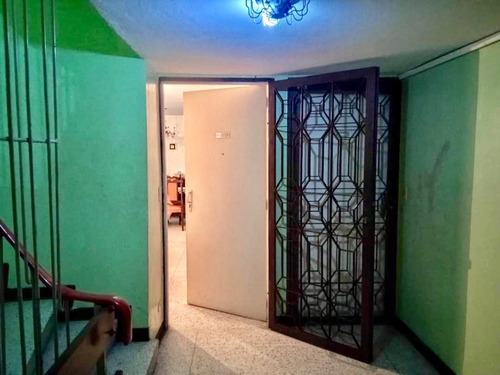 Imagen 2 de 14 de Excelente Apartamento Semi Amoblado En San José