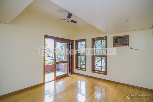 Casa Em Condomínio, 3 Dormitórios, 460.61 M², Menino Deus - 131790