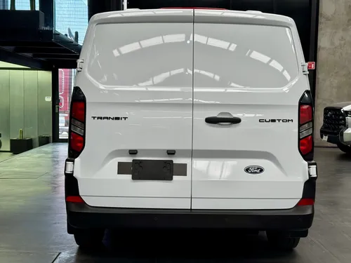 Transit Custom Van Corta, L4, 2.2t, Diésel Tm