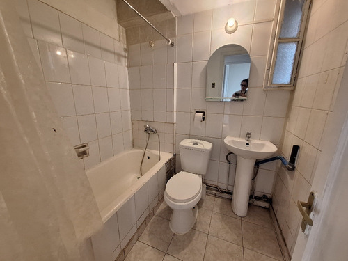 Se Arrienda Departamento 2d/1b/, 2do Piso_metro Irarrázaval