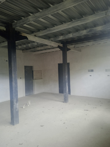 Imagen 10 de 17 de En Venta Galpones Con Apartamentos