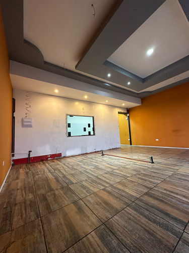 Arriendo Local Strepcenter Guillermo Ulriksen (97891)
