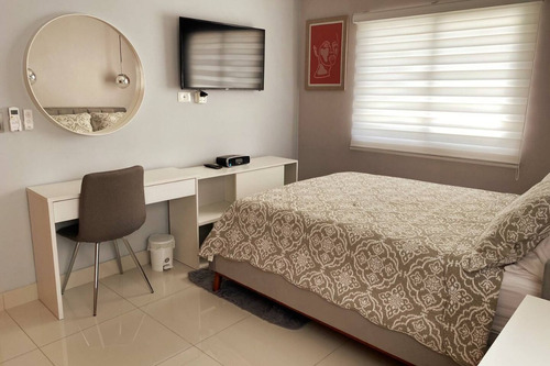 Apartamento En Alquiler Amueblado, Urb. Fernández, Distrito Nacional, Santo Domingo.