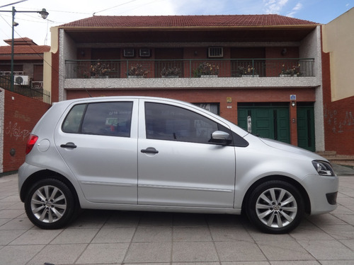 Volkswagen Fox Trendline 1.6 [ Excelente - Financio }