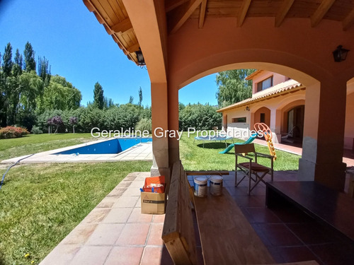 Venta Casa 3 Dormitorios Cipolletti Con Cochera