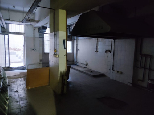 Imagen 4 de 6 de Venta Local 700m2 En Microcentro
