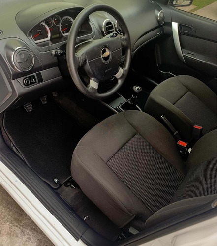 Imagen 7 de 13 de Chevrolet Aveo 2017 1.6 Lt Bolsas De Aire Y Abs Nuevo Mt