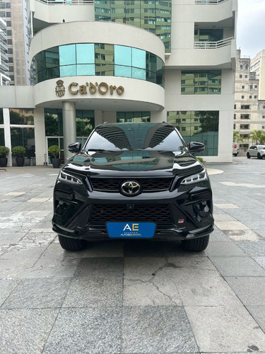 Toyota Hilux SW4 2.8 D-4D TURBO DIESEL GR-S 7L 4X4 AUTOMÁTICO