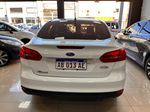 Ford Focus III 1.6 Sedan S